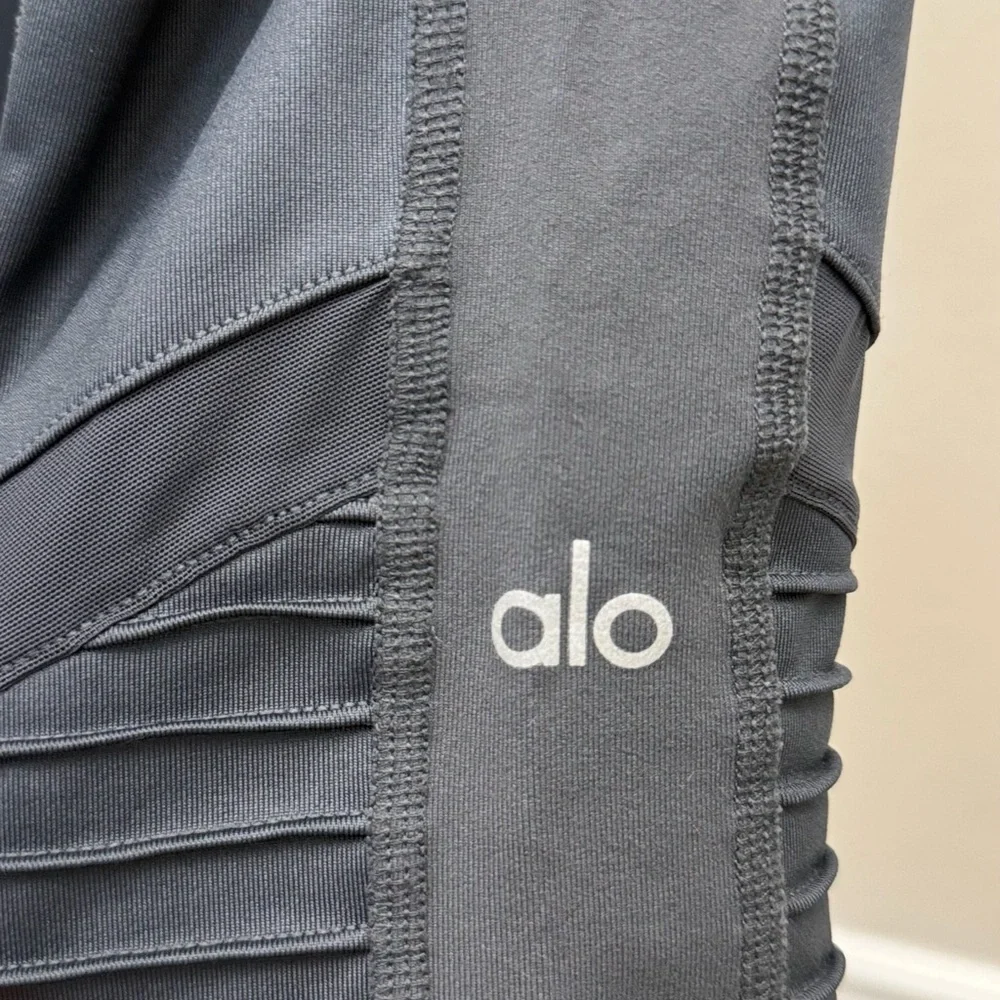 Alo Yoga High-Waisted Mesh Panel Leggings – Size S